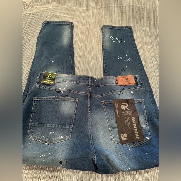 NWT Refinery Republic jeans size 40
Inseam 32 - Picture 7 of 9